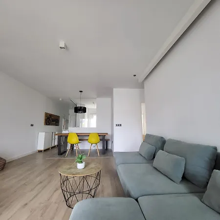 Lovely In Centre Apartment